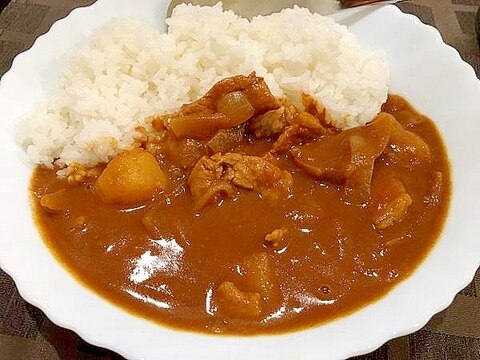 どこか懐かしい 給食風な豚肉カレー